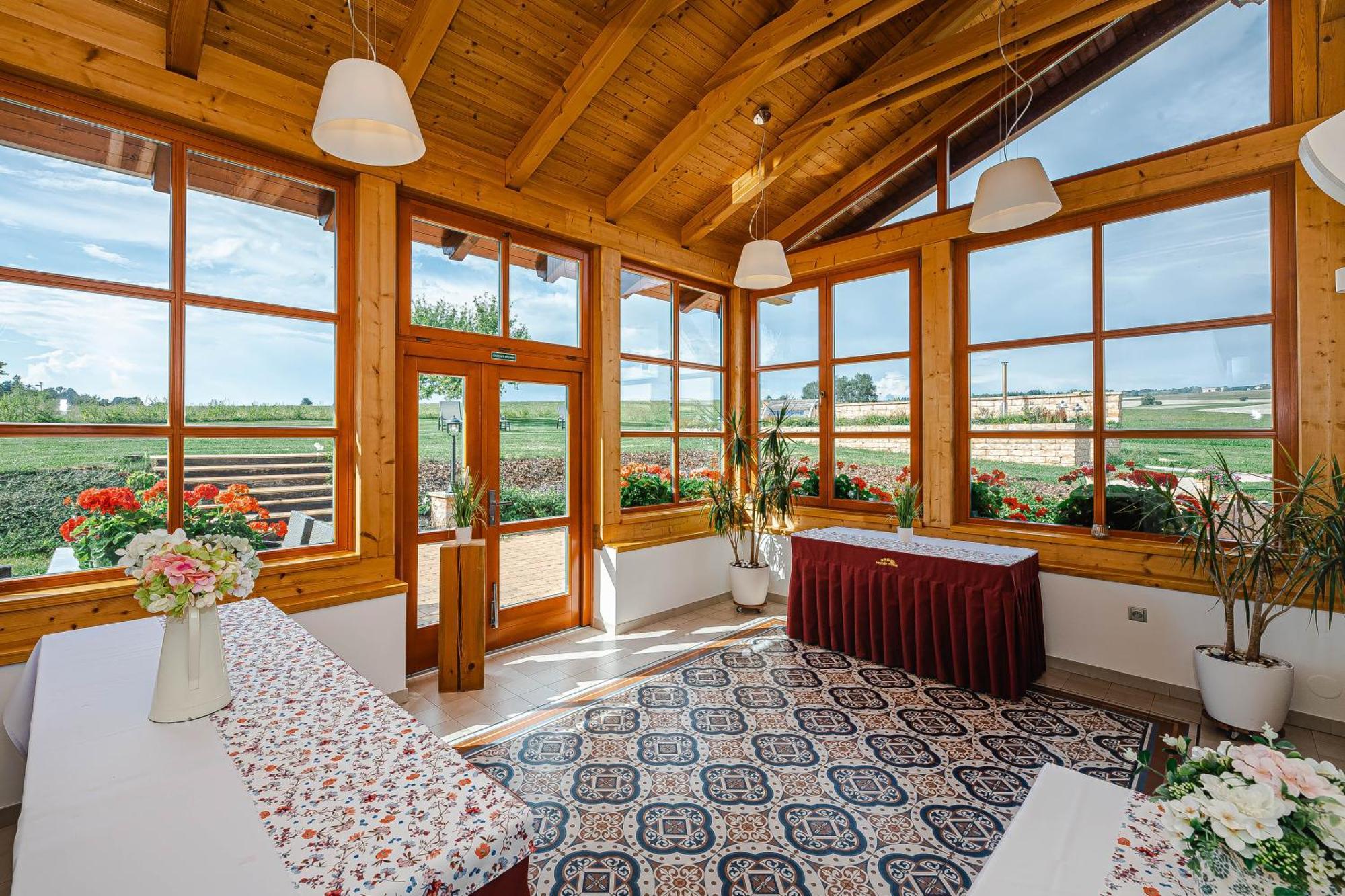 Vencluv Statek Otel Javornice Dış mekan fotoğraf