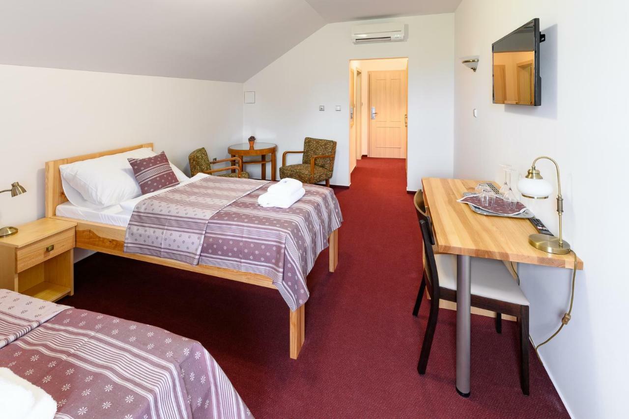 Vencluv Statek Otel Javornice Dış mekan fotoğraf