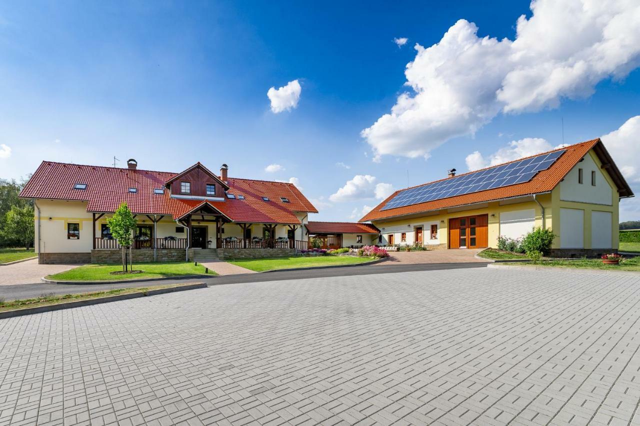 Vencluv Statek Otel Javornice Dış mekan fotoğraf